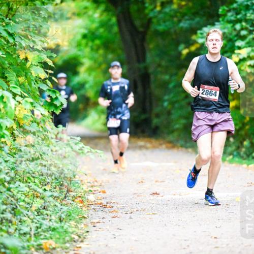 12.10.2025 - Bramfelder Halbmarathon 2025 Dr. Thomas Lammeyer http://msf.ph/oto/9346193 12.10.2025 10:19:13 Laufen 2864 meine-sportfotos.de
