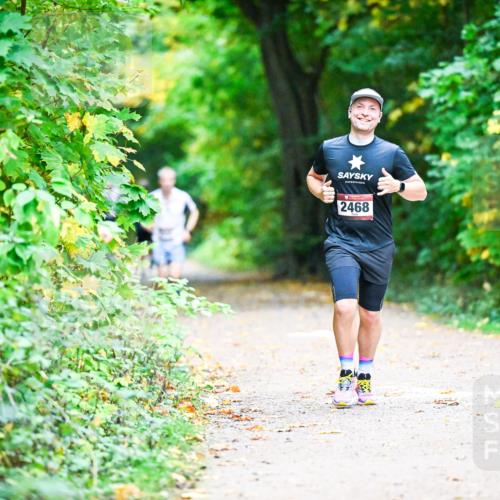 12.10.2025 - Bramfelder Halbmarathon 2025 Dr. Thomas Lammeyer http://msf.ph/oto/9346227 12.10.2025 10:19:19 Laufen 2468 meine-sportfotos.de