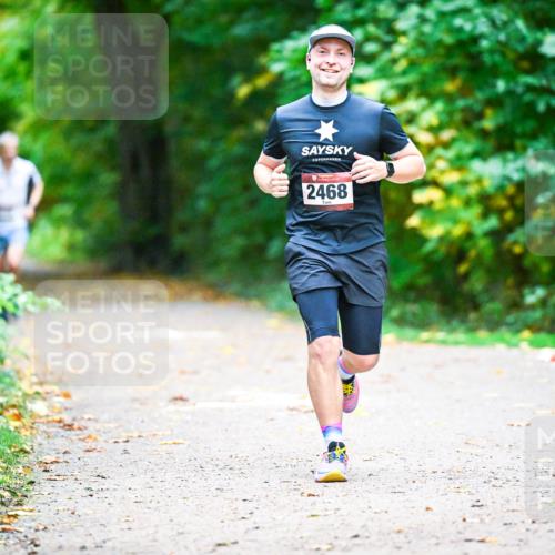 12.10.2025 - Bramfelder Halbmarathon 2025 Dr. Thomas Lammeyer http://msf.ph/oto/9346239 12.10.2025 10:19:21 Laufen 2468 meine-sportfotos.de