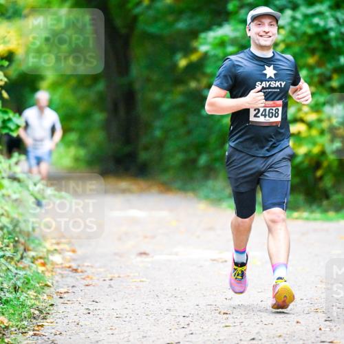 12.10.2025 - Bramfelder Halbmarathon 2025 Dr. Thomas Lammeyer http://msf.ph/oto/9346241 12.10.2025 10:19:21 Laufen 2468 meine-sportfotos.de