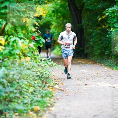 12.10.2025 - Bramfelder Halbmarathon 2025 Dr. Thomas Lammeyer http://msf.ph/oto/9346243 12.10.2025 10:19:25 Laufen 5000 meine-sportfotos.de