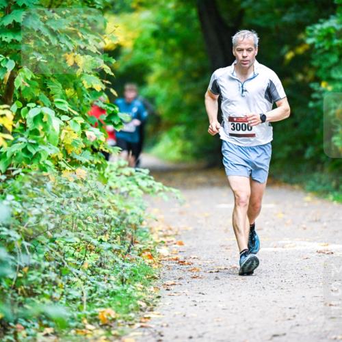 12.10.2025 - Bramfelder Halbmarathon 2025 Dr. Thomas Lammeyer http://msf.ph/oto/9346264 12.10.2025 10:19:29 Laufen 3006 meine-sportfotos.de