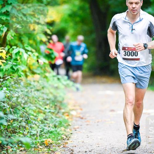 12.10.2025 - Bramfelder Halbmarathon 2025 Dr. Thomas Lammeyer http://msf.ph/oto/9346281 12.10.2025 10:19:31 Laufen 34, 3000 meine-sportfotos.de