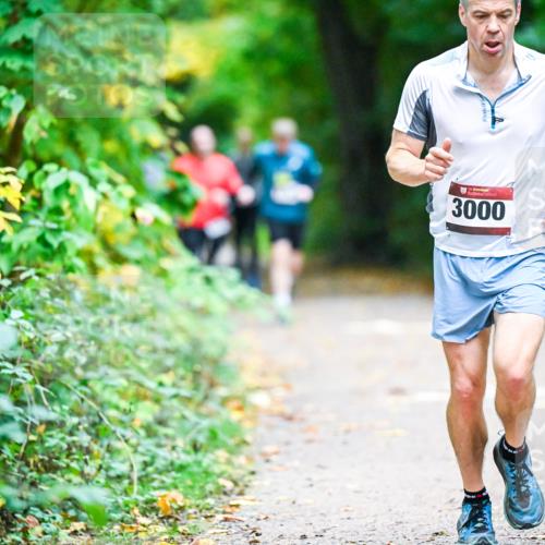 12.10.2025 - Bramfelder Halbmarathon 2025 Dr. Thomas Lammeyer http://msf.ph/oto/9346283 12.10.2025 10:19:31 Laufen 34, 3000 meine-sportfotos.de