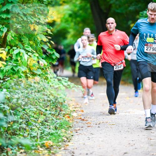 12.10.2025 - Bramfelder Halbmarathon 2025 Dr. Thomas Lammeyer http://msf.ph/oto/9346291 12.10.2025 10:19:37 Laufen 2541, 2025, 875, 2790 meine-sportfotos.de