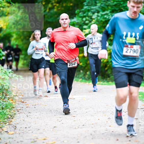 12.10.2025 - Bramfelder Halbmarathon 2025 Dr. Thomas Lammeyer http://msf.ph/oto/9346303 12.10.2025 10:19:39 Laufen 2970, 2541, 2125, 2790 meine-sportfotos.de