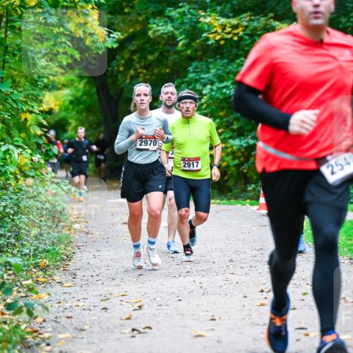 12.10.2025 - Bramfelder Halbmarathon 2025 Dr. Thomas Lammeyer http://msf.ph/oto/9346317 12.10.2025 10:19:43 Laufen 2970, 2917, 2541 meine-sportfotos.de