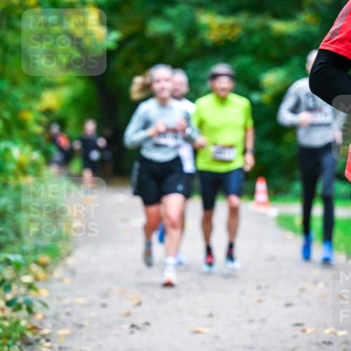 12.10.2025 - Bramfelder Halbmarathon 2025 Dr. Thomas Lammeyer http://msf.ph/oto/9346323 12.10.2025 10:19:44 Laufen  meine-sportfotos.de