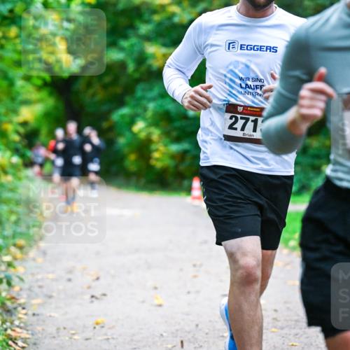 12.10.2025 - Bramfelder Halbmarathon 2025 Dr. Thomas Lammeyer http://msf.ph/oto/9346337 12.10.2025 10:19:47 Laufen 34, 271, 2970 meine-sportfotos.de