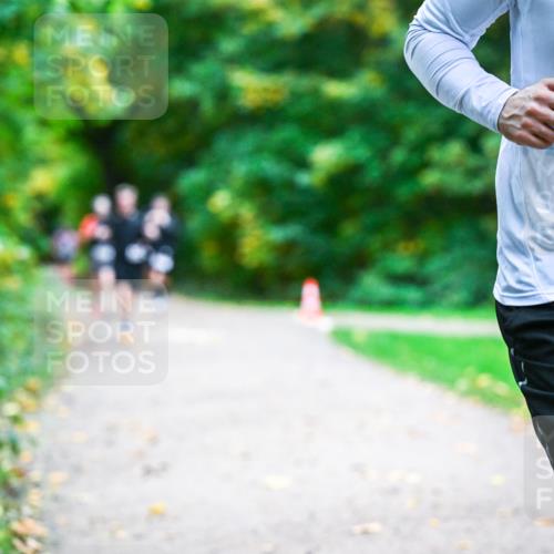 12.10.2025 - Bramfelder Halbmarathon 2025 Dr. Thomas Lammeyer http://msf.ph/oto/9346341 12.10.2025 10:19:47 Laufen 34, 2713 meine-sportfotos.de
