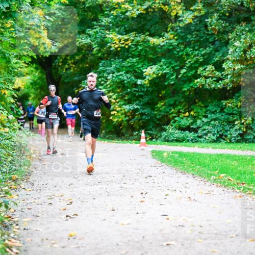 12.10.2025 - Bramfelder Halbmarathon 2025 Dr. Thomas Lammeyer http://msf.ph/oto/9346347 12.10.2025 10:19:49 Laufen 282, 2685 meine-sportfotos.de