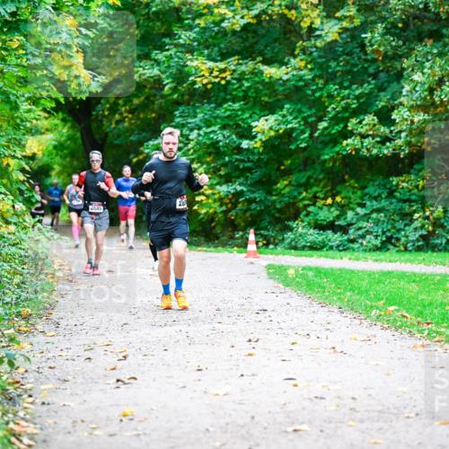12.10.2025 - Bramfelder Halbmarathon 2025 Dr. Thomas Lammeyer http://msf.ph/oto/9346349 12.10.2025 10:19:49 Laufen 2685 meine-sportfotos.de
