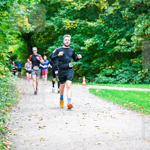 12.10.2025 - Bramfelder Halbmarathon 2025 Dr. Thomas Lammeyer http://msf.ph/oto/9346355 12.10.2025 10:19:50 Laufen 2685 meine-sportfotos.de