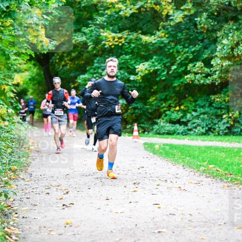 12.10.2025 - Bramfelder Halbmarathon 2025 Dr. Thomas Lammeyer http://msf.ph/oto/9346356 12.10.2025 10:19:50 Laufen 2685 meine-sportfotos.de