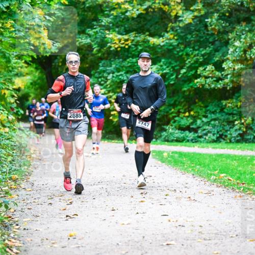 12.10.2025 - Bramfelder Halbmarathon 2025 Dr. Thomas Lammeyer http://msf.ph/oto/9346376 12.10.2025 10:19:53 Laufen 2747, 2685 meine-sportfotos.de