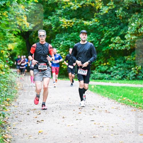 12.10.2025 - Bramfelder Halbmarathon 2025 Dr. Thomas Lammeyer http://msf.ph/oto/9346377 12.10.2025 10:19:53 Laufen 2685, 2747 meine-sportfotos.de
