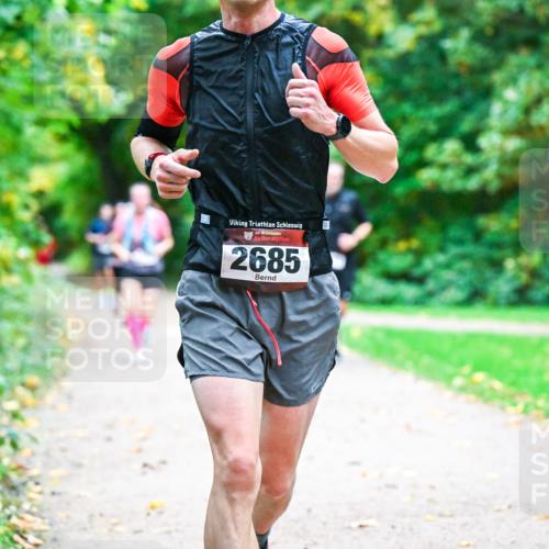 12.10.2025 - Bramfelder Halbmarathon 2025 Dr. Thomas Lammeyer http://msf.ph/oto/9346391 12.10.2025 10:19:56 Laufen 34, 2685, 274 meine-sportfotos.de