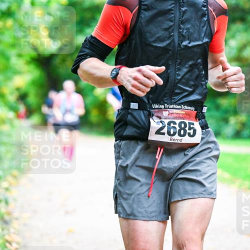 12.10.2025 - Bramfelder Halbmarathon 2025 Dr. Thomas Lammeyer http://msf.ph/oto/9346394 12.10.2025 10:19:56 Laufen 94, 2685 meine-sportfotos.de
