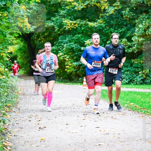 12.10.2025 - Bramfelder Halbmarathon 2025 Dr. Thomas Lammeyer http://msf.ph/oto/9346401 12.10.2025 10:19:57 Laufen 2734, 2604, 2910 meine-sportfotos.de