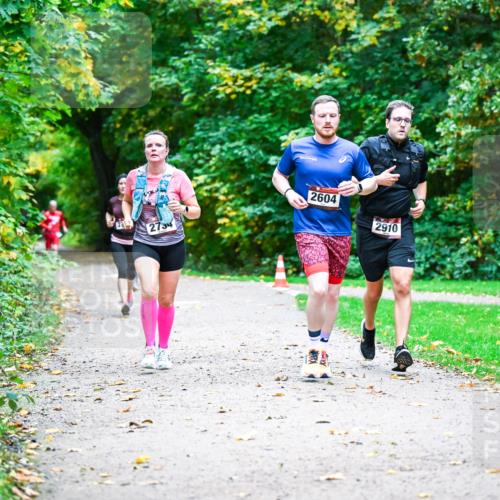 12.10.2025 - Bramfelder Halbmarathon 2025 Dr. Thomas Lammeyer http://msf.ph/oto/9346402 12.10.2025 10:19:58 Laufen 2754, 2604, 2910 meine-sportfotos.de