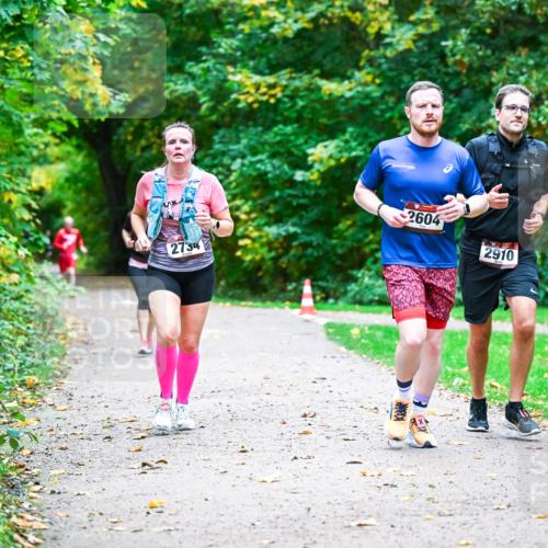 12.10.2025 - Bramfelder Halbmarathon 2025 Dr. Thomas Lammeyer http://msf.ph/oto/9346407 12.10.2025 10:19:58 Laufen 2734, 2604, 2910 meine-sportfotos.de
