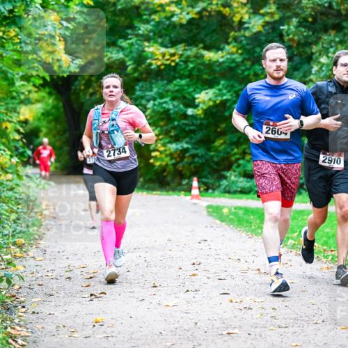 12.10.2025 - Bramfelder Halbmarathon 2025 Dr. Thomas Lammeyer http://msf.ph/oto/9346408 12.10.2025 10:19:58 Laufen 2734, 2604, 2910 meine-sportfotos.de