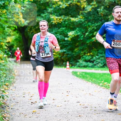 12.10.2025 - Bramfelder Halbmarathon 2025 Dr. Thomas Lammeyer http://msf.ph/oto/9346412 12.10.2025 10:19:59 Laufen 2754, 2604, 2910 meine-sportfotos.de