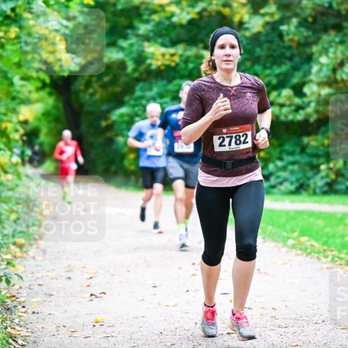 12.10.2025 - Bramfelder Halbmarathon 2025 Dr. Thomas Lammeyer http://msf.ph/oto/9346433 12.10.2025 10:20:02 Laufen 2782 meine-sportfotos.de