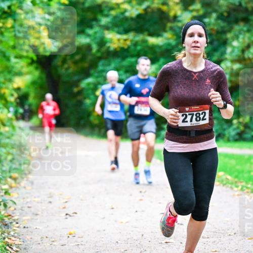 12.10.2025 - Bramfelder Halbmarathon 2025 Dr. Thomas Lammeyer http://msf.ph/oto/9346435 12.10.2025 10:20:02 Laufen 34, 2782 meine-sportfotos.de