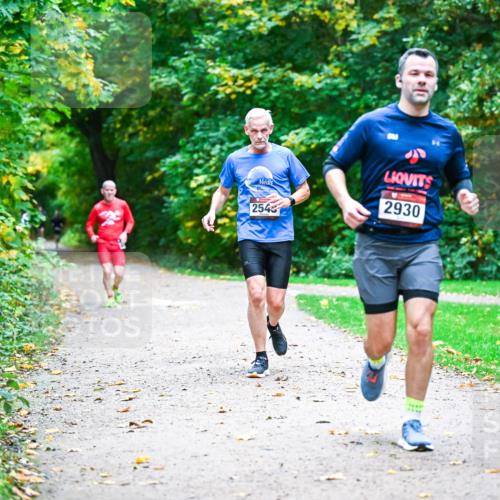 12.10.2025 - Bramfelder Halbmarathon 2025 Dr. Thomas Lammeyer http://msf.ph/oto/9346443 12.10.2025 10:20:04 Laufen 254, 2930 meine-sportfotos.de