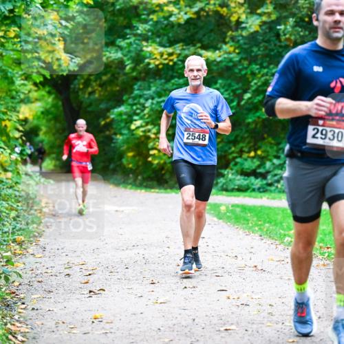 12.10.2025 - Bramfelder Halbmarathon 2025 Dr. Thomas Lammeyer http://msf.ph/oto/9346447 12.10.2025 10:20:05 Laufen 2548, 2930, 141 meine-sportfotos.de