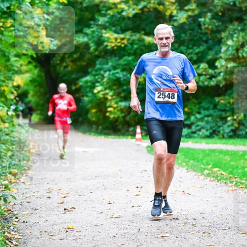 12.10.2025 - Bramfelder Halbmarathon 2025 Dr. Thomas Lammeyer http://msf.ph/oto/9346451 12.10.2025 10:20:05 Laufen 2548 meine-sportfotos.de