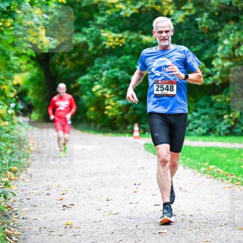 12.10.2025 - Bramfelder Halbmarathon 2025 Dr. Thomas Lammeyer http://msf.ph/oto/9346452 12.10.2025 10:20:05 Laufen 2548 meine-sportfotos.de