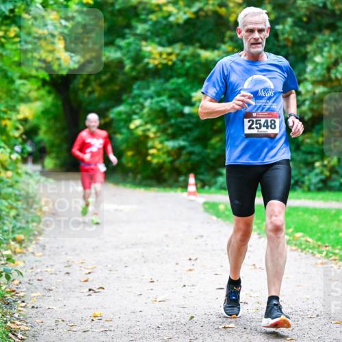 12.10.2025 - Bramfelder Halbmarathon 2025 Dr. Thomas Lammeyer http://msf.ph/oto/9346454 12.10.2025 10:20:06 Laufen 2548 meine-sportfotos.de