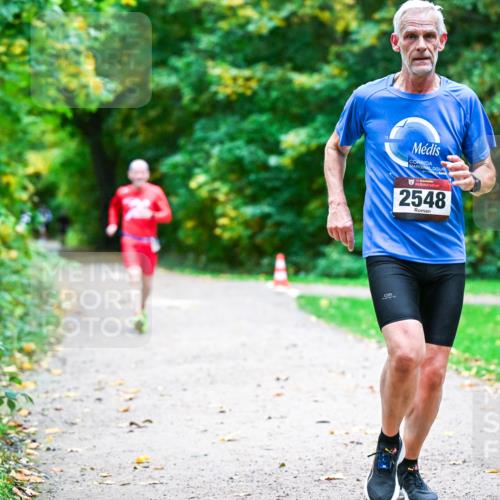12.10.2025 - Bramfelder Halbmarathon 2025 Dr. Thomas Lammeyer http://msf.ph/oto/9346456 12.10.2025 10:20:06 Laufen 2548 meine-sportfotos.de