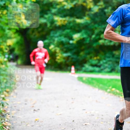 12.10.2025 - Bramfelder Halbmarathon 2025 Dr. Thomas Lammeyer http://msf.ph/oto/9346460 12.10.2025 10:20:06 Laufen 2548 meine-sportfotos.de