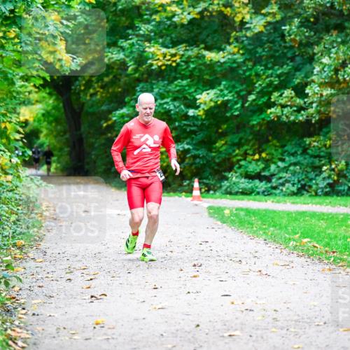 12.10.2025 - Bramfelder Halbmarathon 2025 Dr. Thomas Lammeyer http://msf.ph/oto/9346461 12.10.2025 10:20:08 Laufen  meine-sportfotos.de