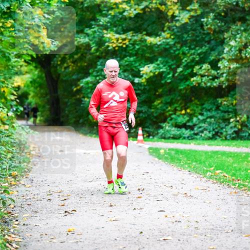 12.10.2025 - Bramfelder Halbmarathon 2025 Dr. Thomas Lammeyer http://msf.ph/oto/9346464 12.10.2025 10:20:08 Laufen  meine-sportfotos.de