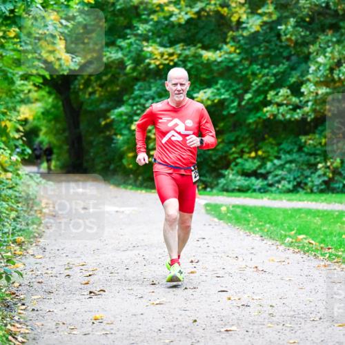 12.10.2025 - Bramfelder Halbmarathon 2025 Dr. Thomas Lammeyer http://msf.ph/oto/9346467 12.10.2025 10:20:09 Laufen  meine-sportfotos.de