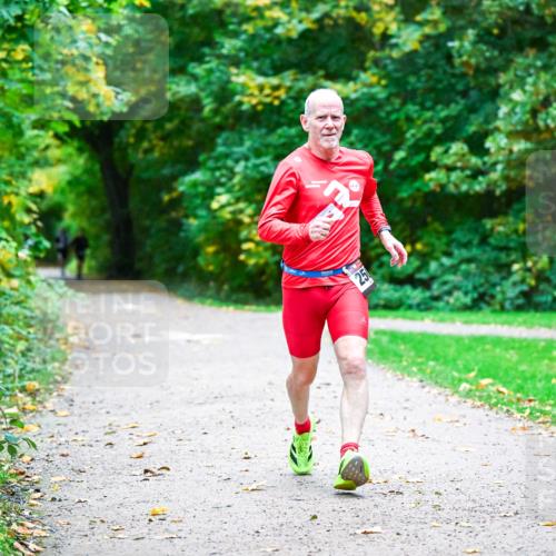 12.10.2025 - Bramfelder Halbmarathon 2025 Dr. Thomas Lammeyer http://msf.ph/oto/9346470 12.10.2025 10:20:09 Laufen 25 meine-sportfotos.de