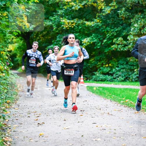 12.10.2025 - Bramfelder Halbmarathon 2025 Dr. Thomas Lammeyer http://msf.ph/oto/9346504 12.10.2025 10:20:28 Laufen 2872, 27, 2563, 2850 meine-sportfotos.de