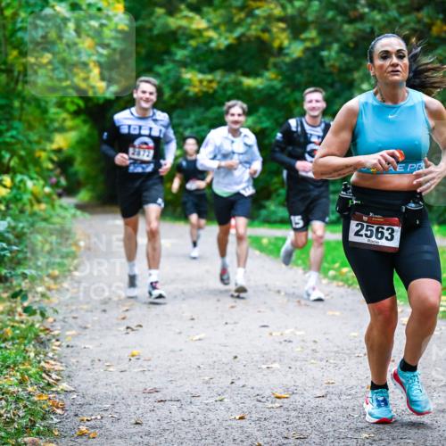 12.10.2025 - Bramfelder Halbmarathon 2025 Dr. Thomas Lammeyer http://msf.ph/oto/9346513 12.10.2025 10:20:30 Laufen 2872, 15, 2563 meine-sportfotos.de