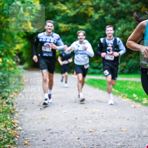 12.10.2025 - Bramfelder Halbmarathon 2025 Dr. Thomas Lammeyer http://msf.ph/oto/9346516 12.10.2025 10:20:30 Laufen 2873, 4714, 2563 meine-sportfotos.de