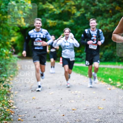 12.10.2025 - Bramfelder Halbmarathon 2025 Dr. Thomas Lammeyer http://msf.ph/oto/9346517 12.10.2025 10:20:30 Laufen 2563 meine-sportfotos.de