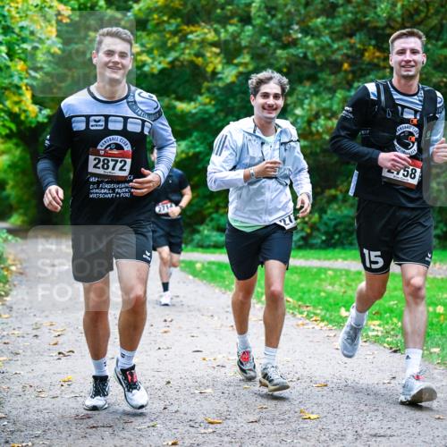 12.10.2025 - Bramfelder Halbmarathon 2025 Dr. Thomas Lammeyer http://msf.ph/oto/9346522 12.10.2025 10:20:31 Laufen 2872, 2714, 15, 58 meine-sportfotos.de