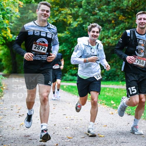 12.10.2025 - Bramfelder Halbmarathon 2025 Dr. Thomas Lammeyer http://msf.ph/oto/9346523 12.10.2025 10:20:31 Laufen 2872, 2714, 273, 2758, 15 meine-sportfotos.de