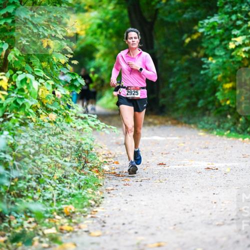 12.10.2025 - Bramfelder Halbmarathon 2025 Dr. Thomas Lammeyer http://msf.ph/oto/9346536 12.10.2025 10:20:39 Laufen 2925 meine-sportfotos.de