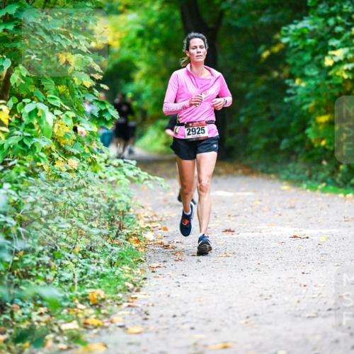 12.10.2025 - Bramfelder Halbmarathon 2025 Dr. Thomas Lammeyer http://msf.ph/oto/9346539 12.10.2025 10:20:39 Laufen 2925 meine-sportfotos.de