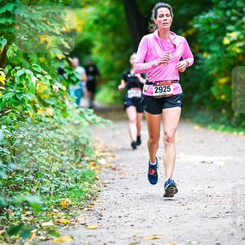 12.10.2025 - Bramfelder Halbmarathon 2025 Dr. Thomas Lammeyer http://msf.ph/oto/9346550 12.10.2025 10:20:41 Laufen 2925 meine-sportfotos.de