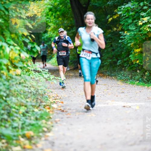 12.10.2025 - Bramfelder Halbmarathon 2025 Dr. Thomas Lammeyer http://msf.ph/oto/9346585 12.10.2025 10:20:49 Laufen 2535, 453 meine-sportfotos.de